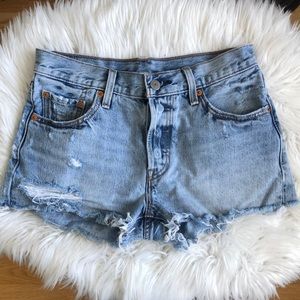 Levi's® Premium
501® WOMENS SHORTS 25